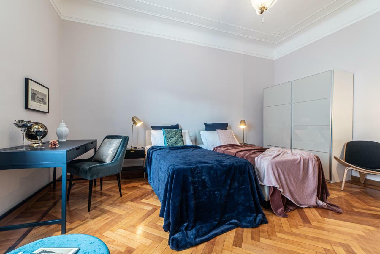 밀라노 Joivy Sophisticated 3-Bed Flat With Desk 아파트 외부 사진